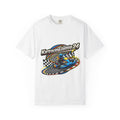 Go-Kart Racing T-Shirt Jamie 24 mit grafischem Druck eines Go-Karts auf einem weißen T-Shirt.