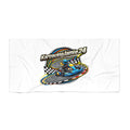Go-Kart Racing Beach Towel auf einem Liegestuhl am Strand, ideal für Motorsportfans und Sommeraktivitäten.