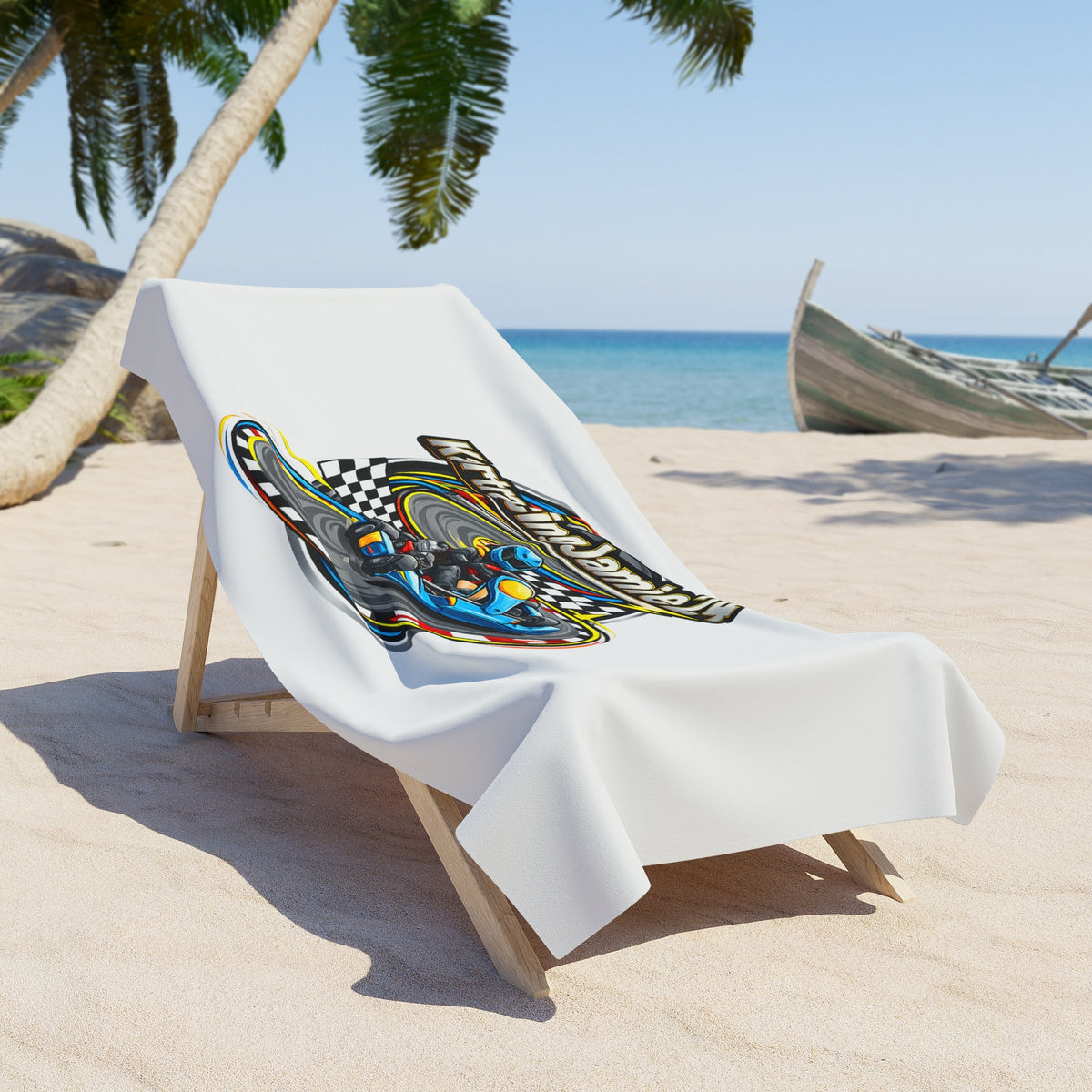 Go-Kart Racing Beach Towel auf einem Liegestuhl am Strand, ideal für Motorsportfans und Sommeraktivitäten.