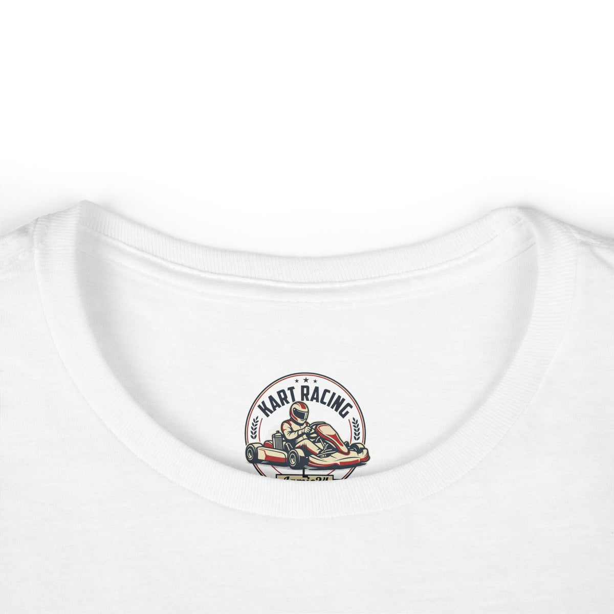 Detailansicht des kart racing women's t-shirt mit grafischem Aufdruck und Rundhalsausschnitt.