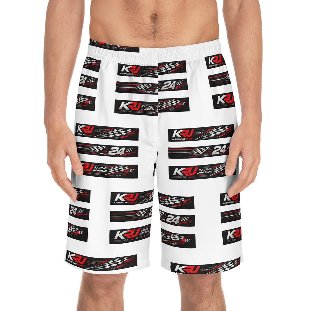 Racing Logo Board Shorts mit KJ 24 Grafik und checkered Design für Sommerabenteuer und Motorsportfans.